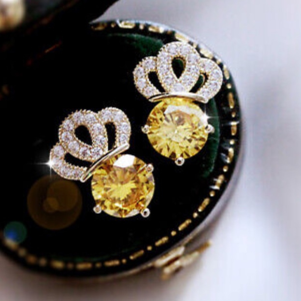 NWT 18K GOLD PLATED CROWN Earrings